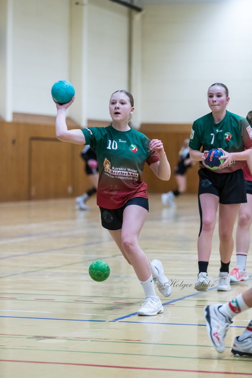 Bild 82 - wCJ TSV Ellerau - HSG Kremperheide/Muensterdorf : Ergebnis: 22:20